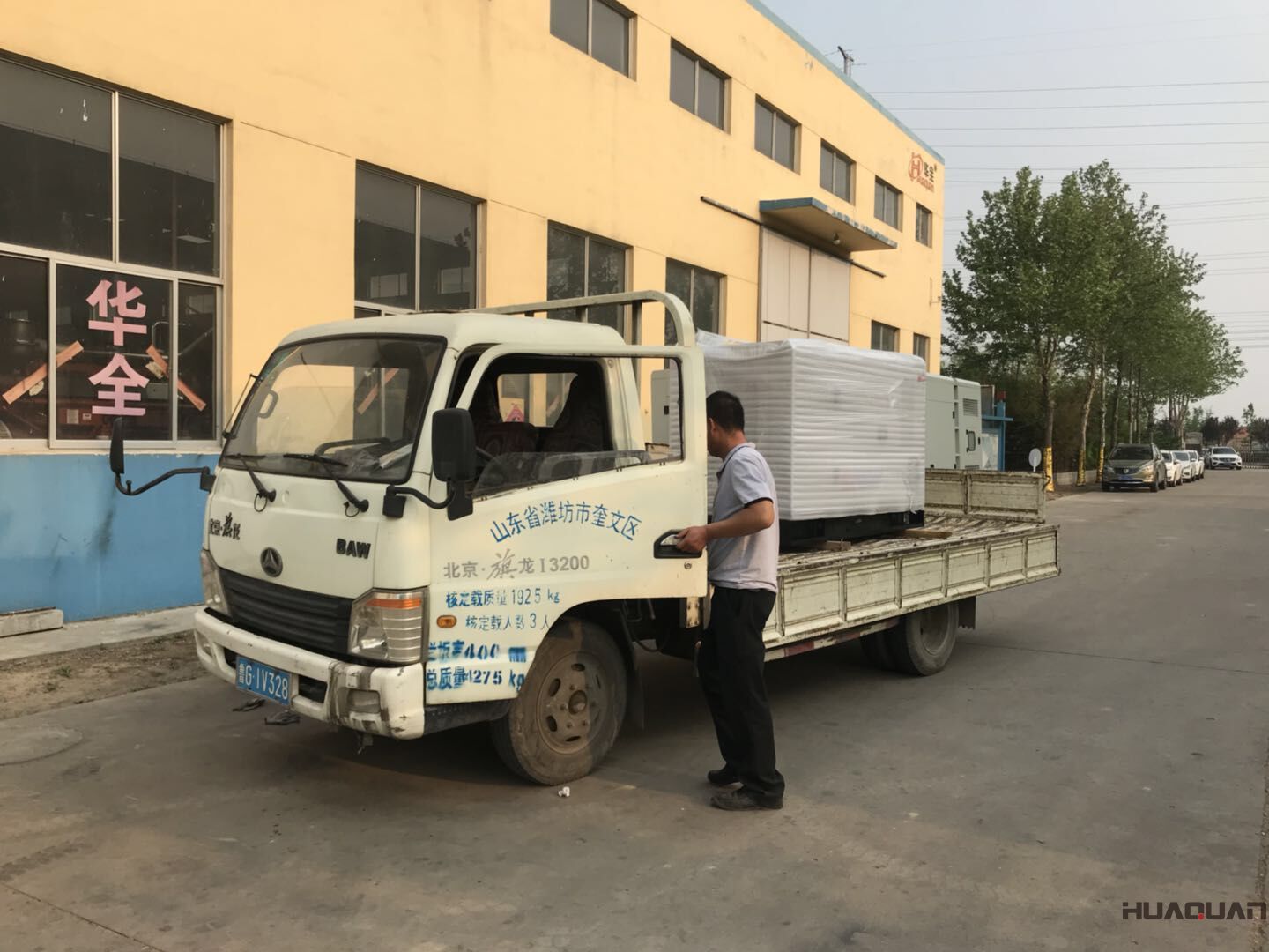 一臺(tái)30kw標(biāo)配柴油發(fā)電機(jī)組于8月7日順利發(fā)往山東省