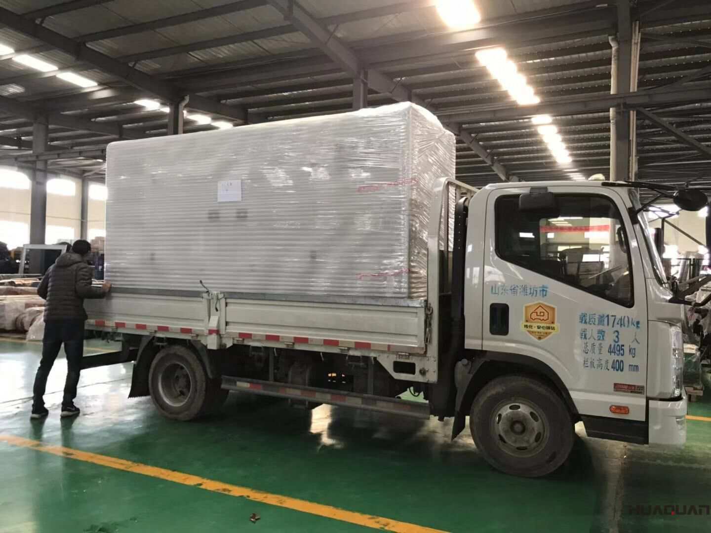 11月20日，山東劉先生訂購(gòu)的一臺(tái)500kw靜音箱柴油發(fā)電機(jī)組已從華全動(dòng)力順利發(fā)往目的地