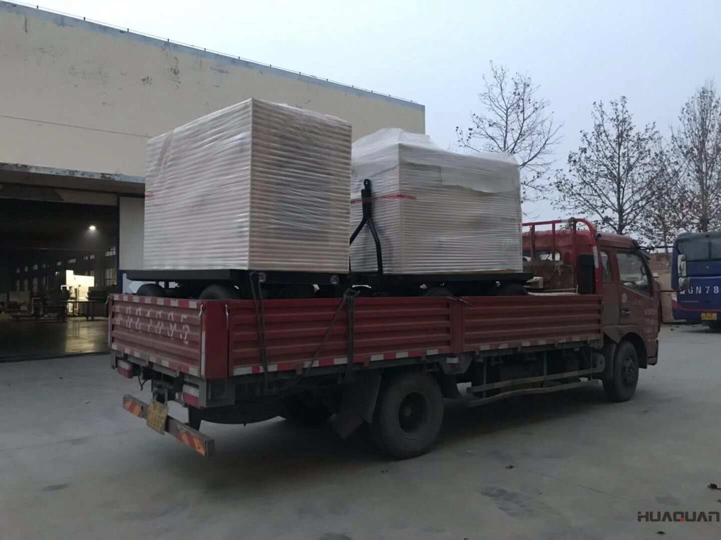 一臺(tái)30kw靜音箱柴油發(fā)電機(jī)組于11月20日從華全動(dòng)力成功發(fā)往福建省