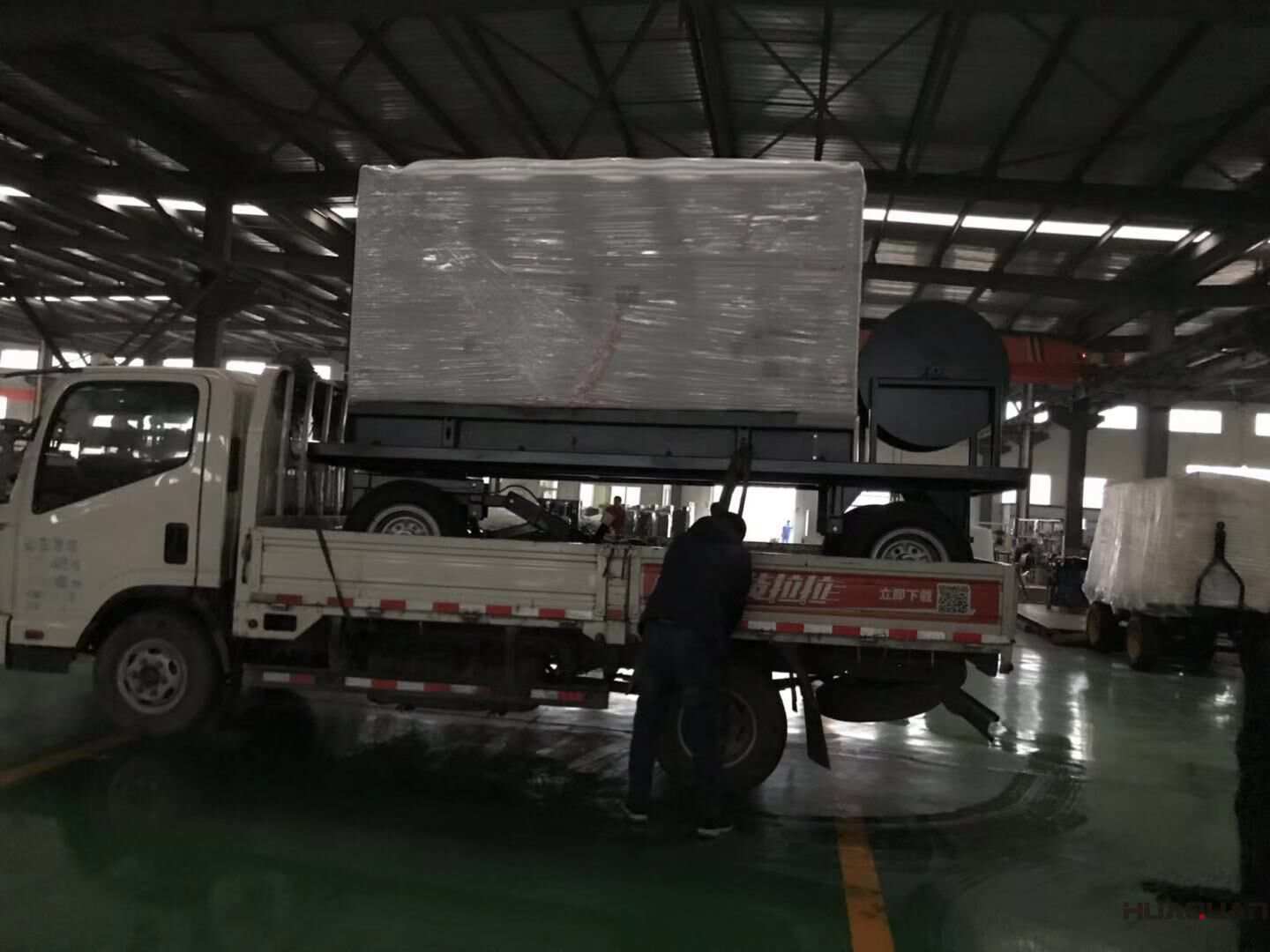 11月28日，葉先生從華全動力訂購的一臺120kw移動靜音拖車柴油發電機組現已成功發往遼寧省