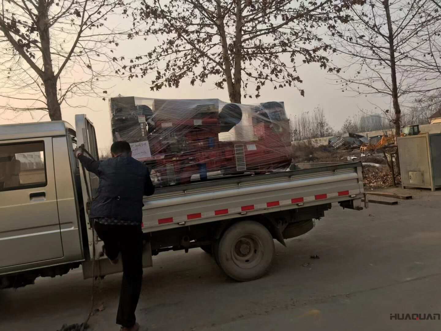 11月30日，張先生從華全動力訂購的一臺120kw自動化柴油發(fā)電機(jī)組現(xiàn)已成功發(fā)往山東省