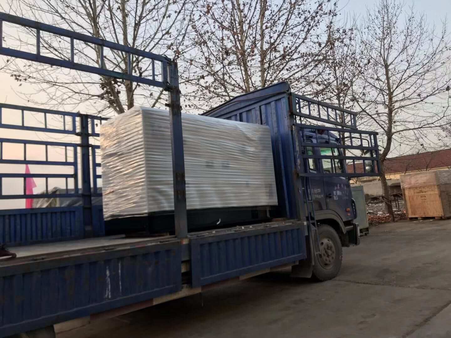 山東省馬先生從華全動力采購的一臺50kw立柜四保護(hù)柴油發(fā)電機(jī)組于12月7日成功發(fā)往目的地