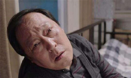 《都挺好》蘇大強居然背著家里人去買發電機組了，聊天記錄曝光