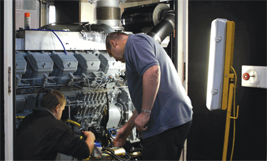 華全專業(yè)維修師傅：當(dāng)發(fā)電機(jī)組發(fā)生故障時(shí) 沒有一個(gè)零件是無辜的