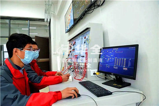 華全應急發電機組研發團隊